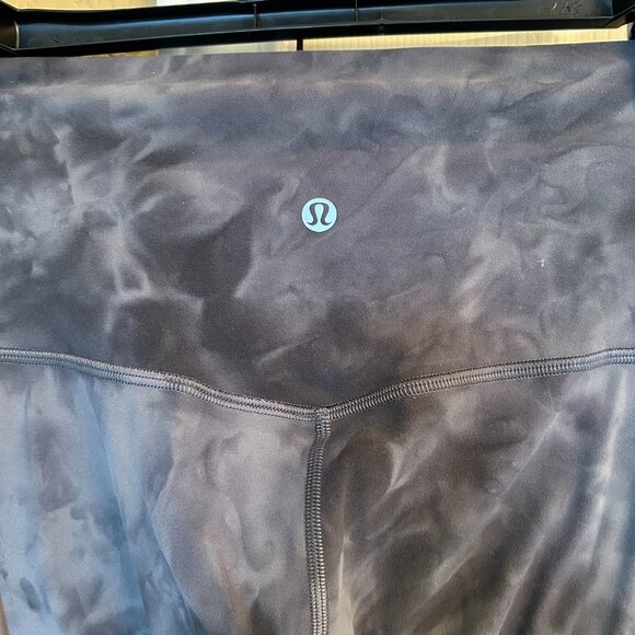 Lululemon Leggings - Gray Pattern - Size 8 - Picture 5 of 11